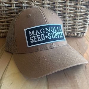 Magnolia hat